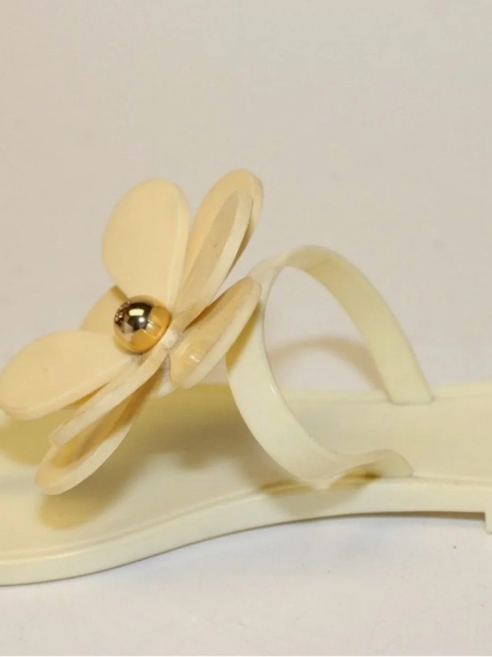 Tory Burch Cream Floral Jelly Thong Sandals with Pale Peach Flowers Size 7